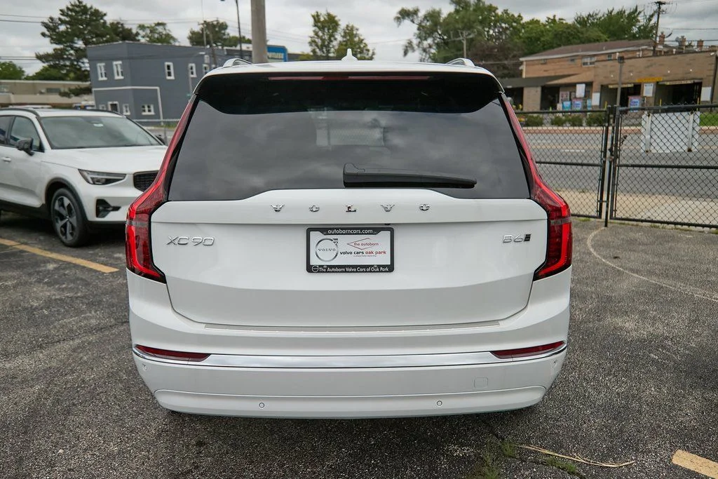 2026 Volvo XC90 Plus - Photo 8