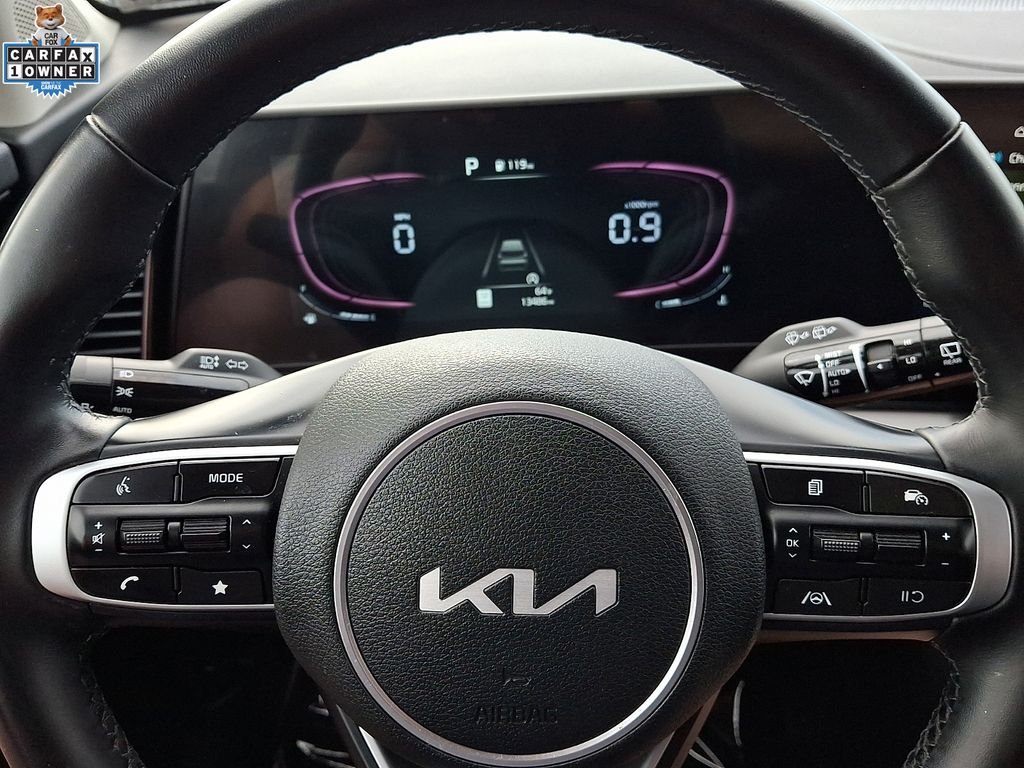 Used 2025 Black Kia EX image 19