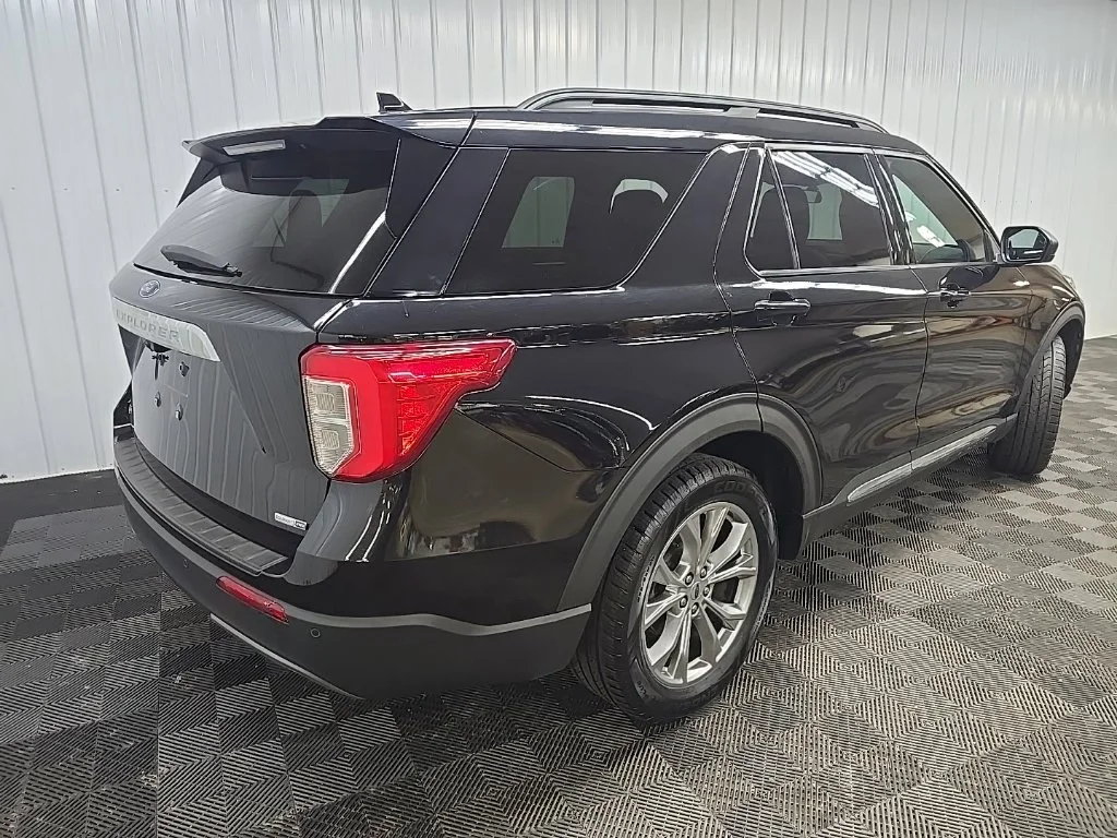 Used 2020 Black Ford XLT image 10