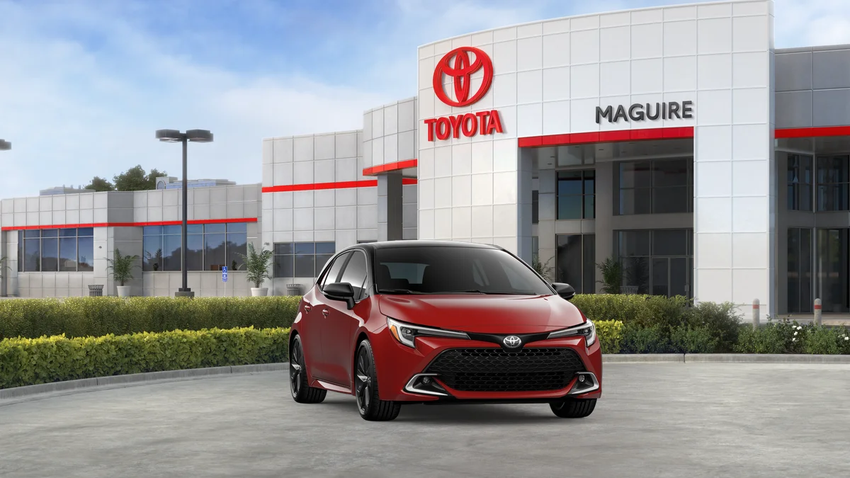 New 2026 Finish Line Red with Midnight Black Metallic roof Toyota XSE image 36