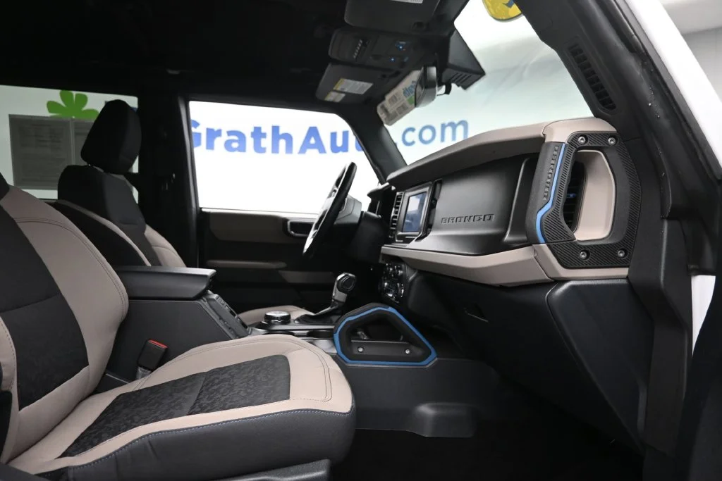 Used 2022 White Ford Base image 9