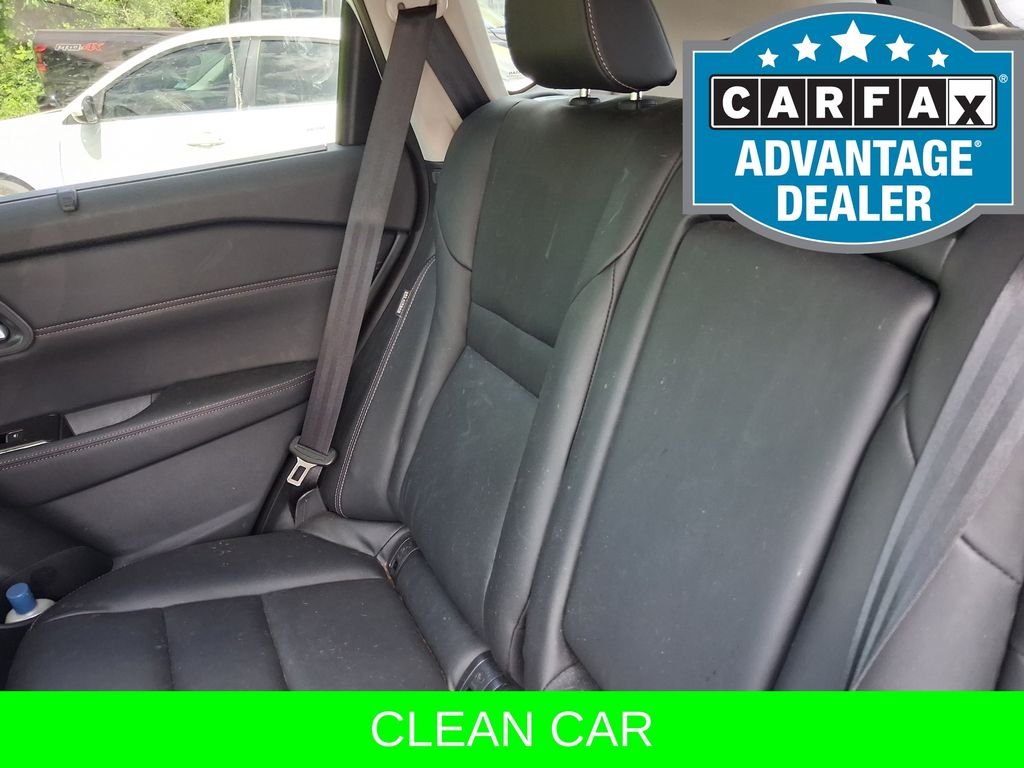 Used 2024 White Nissan SL image 10