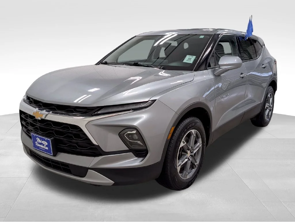 Certified Used 2025 Sterling Gray Metallic Chevrolet LT image 17