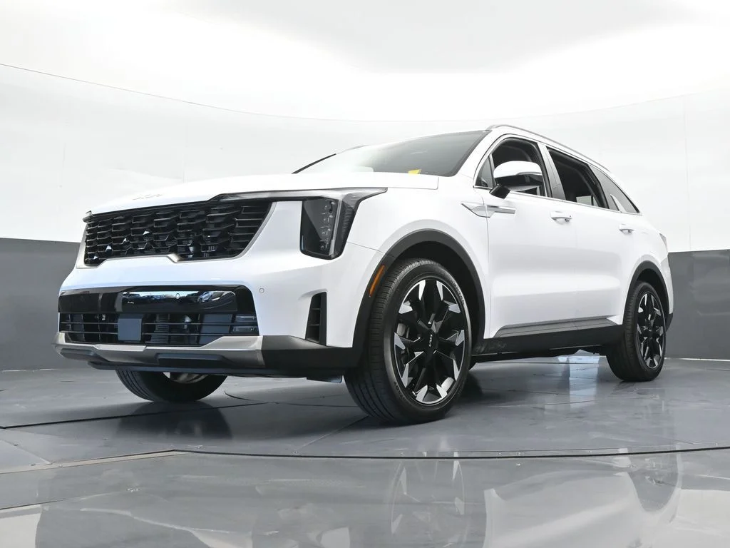 Used 2025 Glacial White Pearl Kia EX image 57
