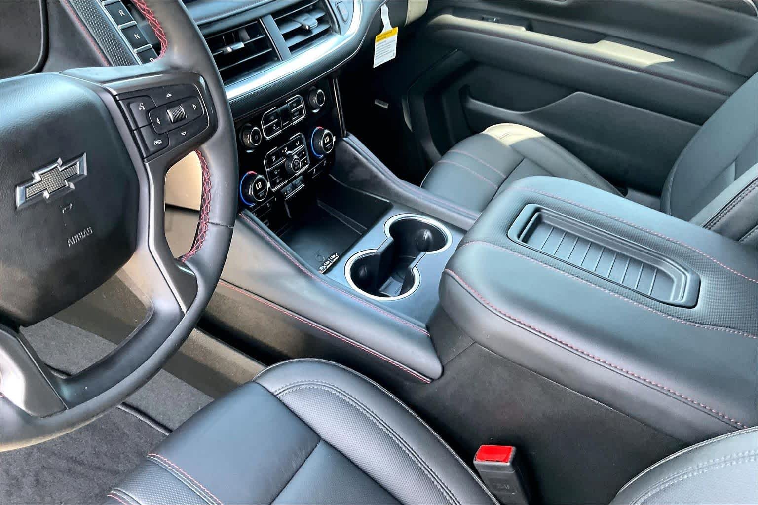 2024 Chevrolet Suburban RST - Photo 16