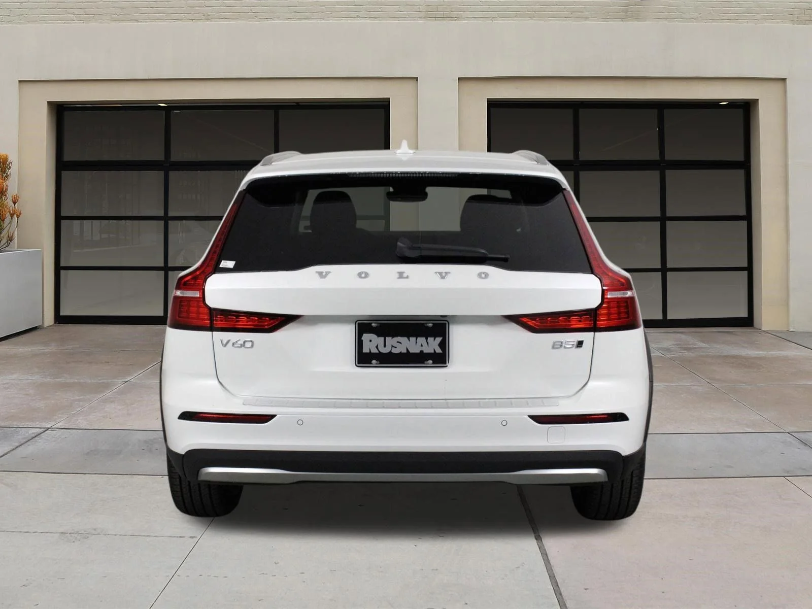 2026 Volvo V60 Cross Country Plus - Photo 4