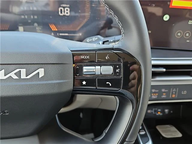 New 2026 Wolf Gray KIA EX Front-Wheel Drive image 18
