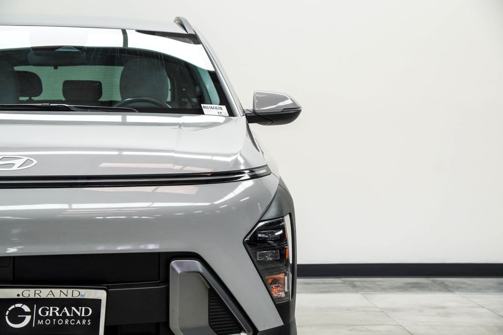 Used 2024 Gray Hyundai SEL image 4