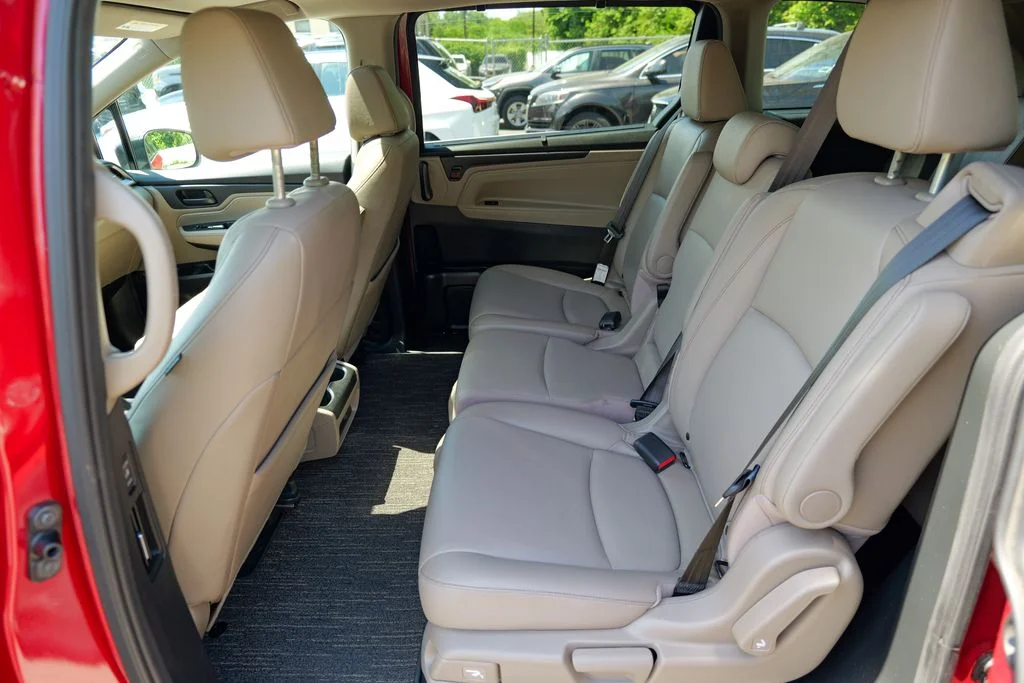 Used 2023 Red Honda EX-L image 27