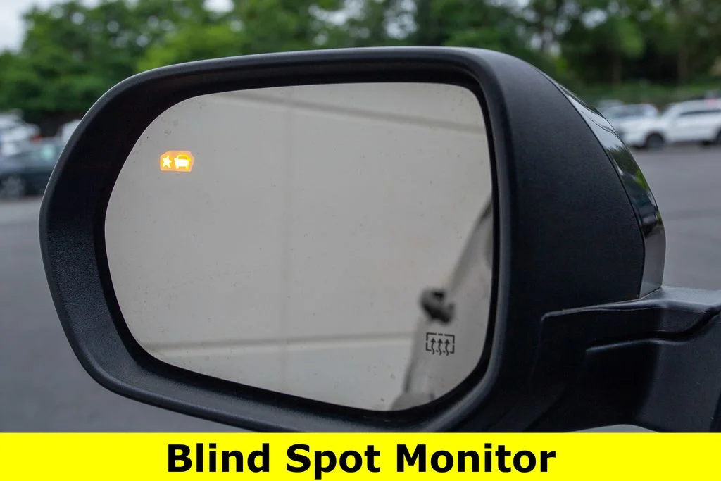 Used 2025 Black Metallic Chevrolet AWD ACTIV image 17