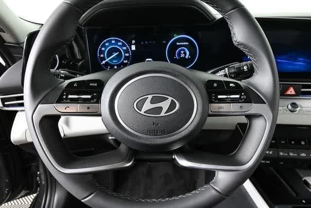 2025 Hyundai Elantra Limited - Photo 45