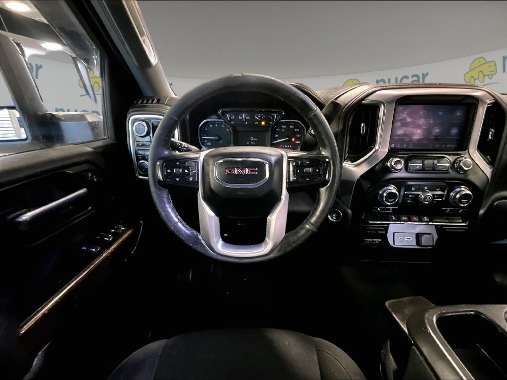 Used 2022 White GMC SLE image 17