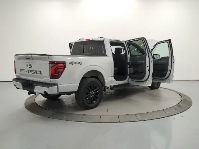Used 2024 Avalanche Ford LARIAT image 13