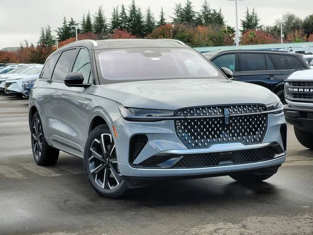 2026 Lincoln Nautilus Reserve AWD's photo