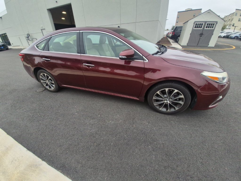 Used 2016 Mica Toyota XLE Plus image 5