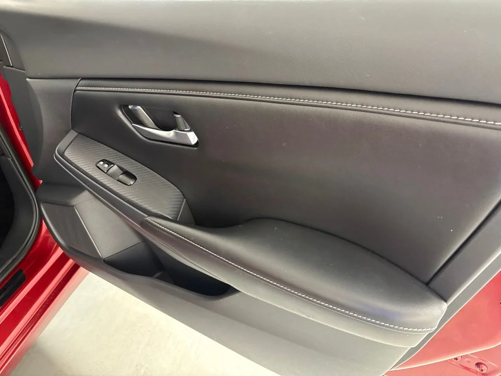 Used 2021 Red Nissan SV image 39