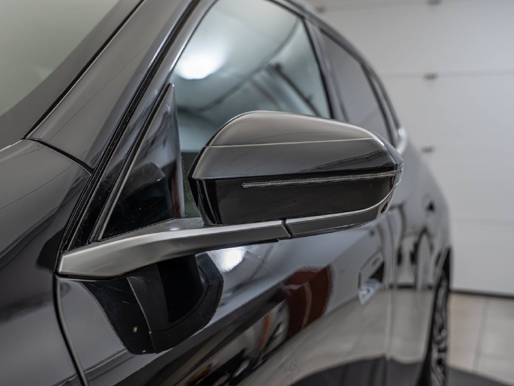 Used 2025 Black Sapphire Metallic BMW 30 xDrive image 9