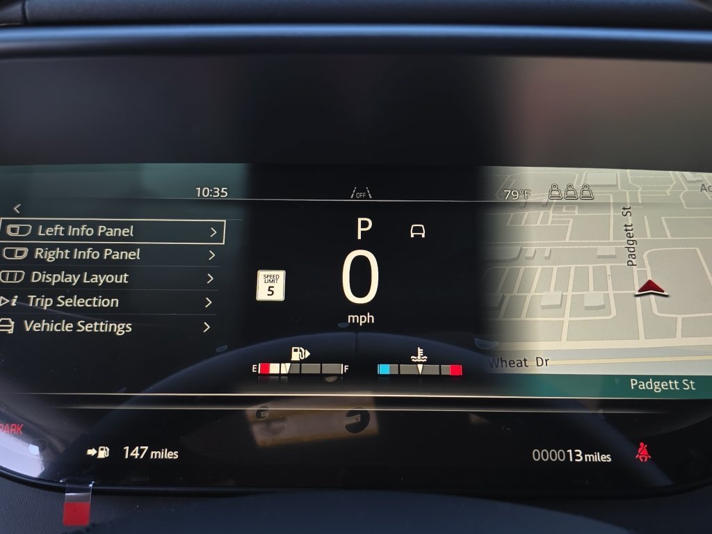 New 2027 Santorini Black LAND ROVER Dynamic SE P400 image 20