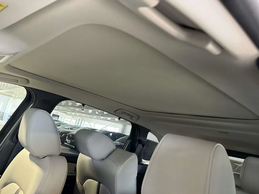 New 2026 White Mazda 3.3 Turbo Premium image 4