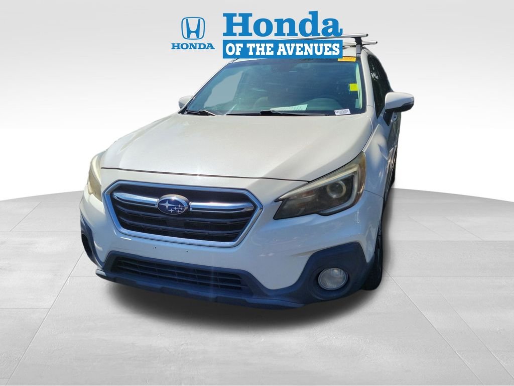Used 2018 Crystal White Pearl Subaru 2.5i image 4
