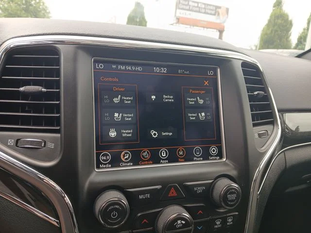 Used 2018 Black Jeep Trailhawk image 25