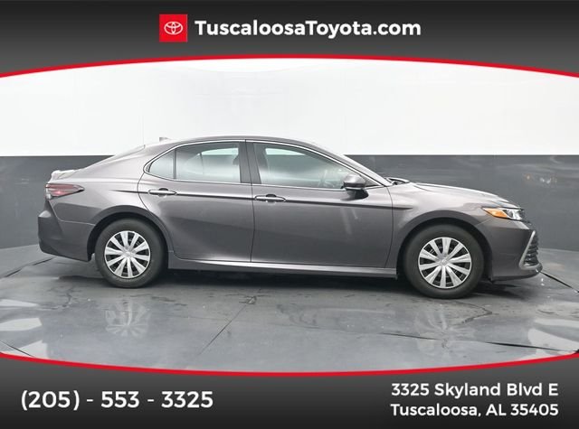 2024 Toyota Camry LE Hybrid's photo