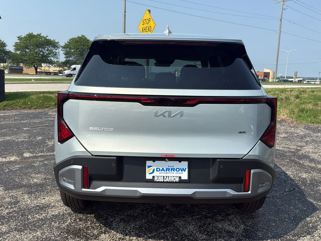 New 2027 White Kia S image 4
