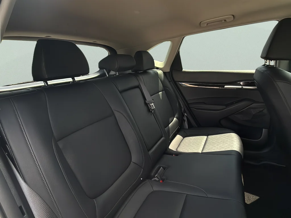 Certified Used 2022 Snow White Pearl Kia EX image 22
