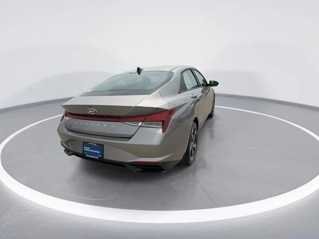 Used 2023 Silver Hyundai SEL image 8