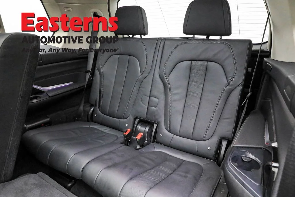 Used 2022 Gray BMW xDrive40i image 32