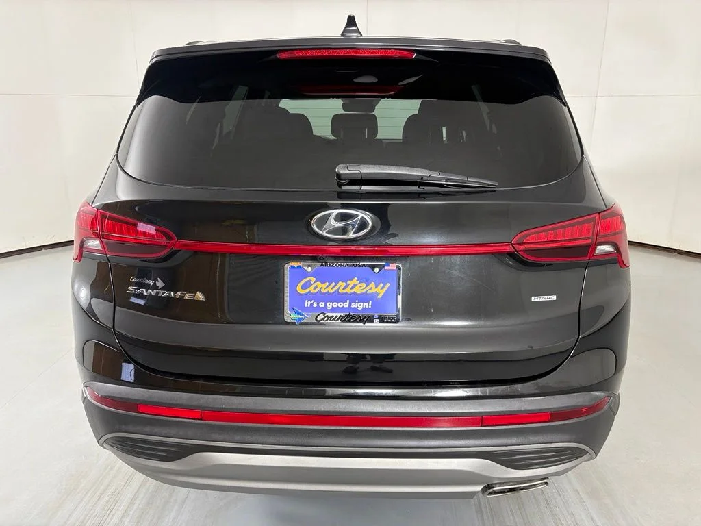 Used 2023 Black Hyundai SE image 7