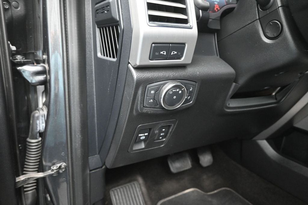 Used 2020 Gray Ford Platinum image 13