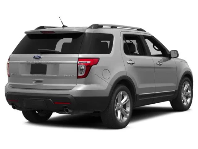 Used 2015  Ford Limited image 2
