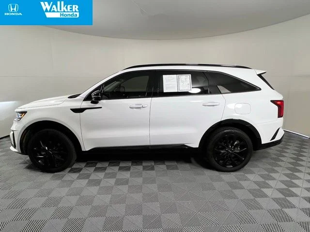 Used 2023 White Kia SX-Prestige image 4
