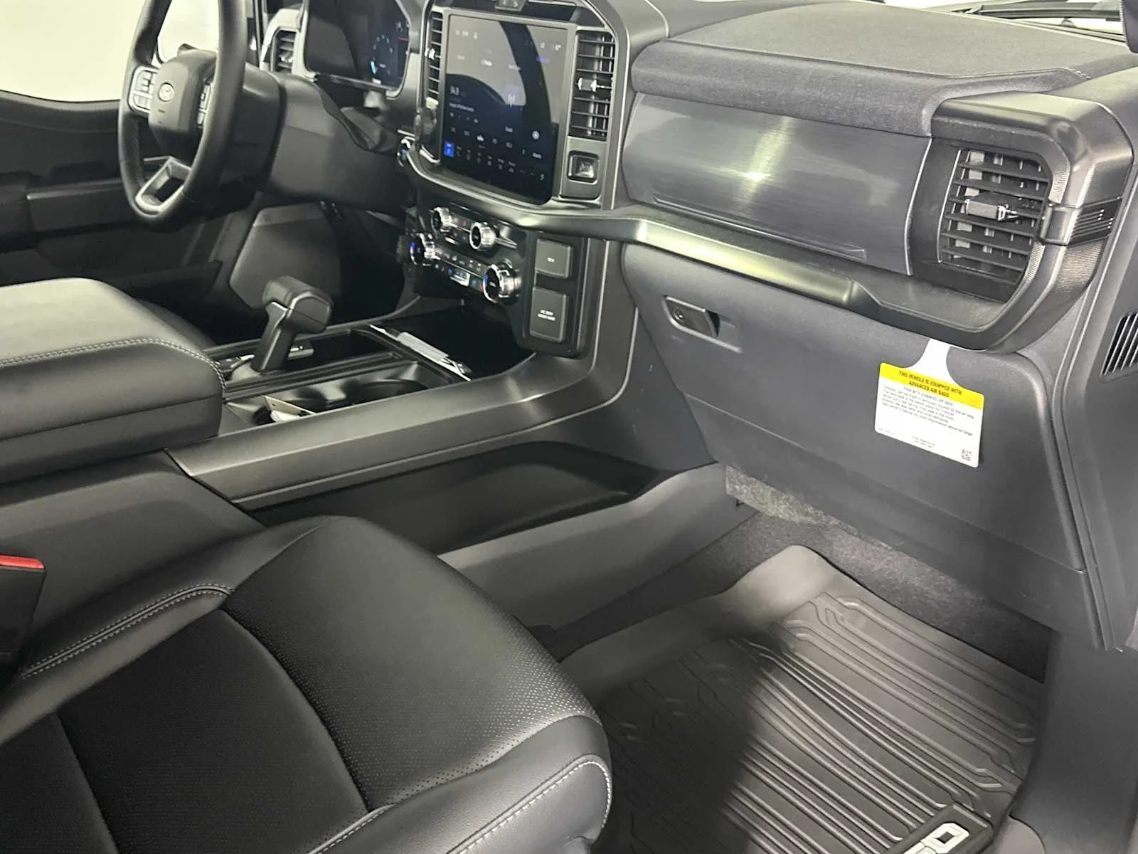 New 2026 Avalanche Gray Ford LARIAT image 19