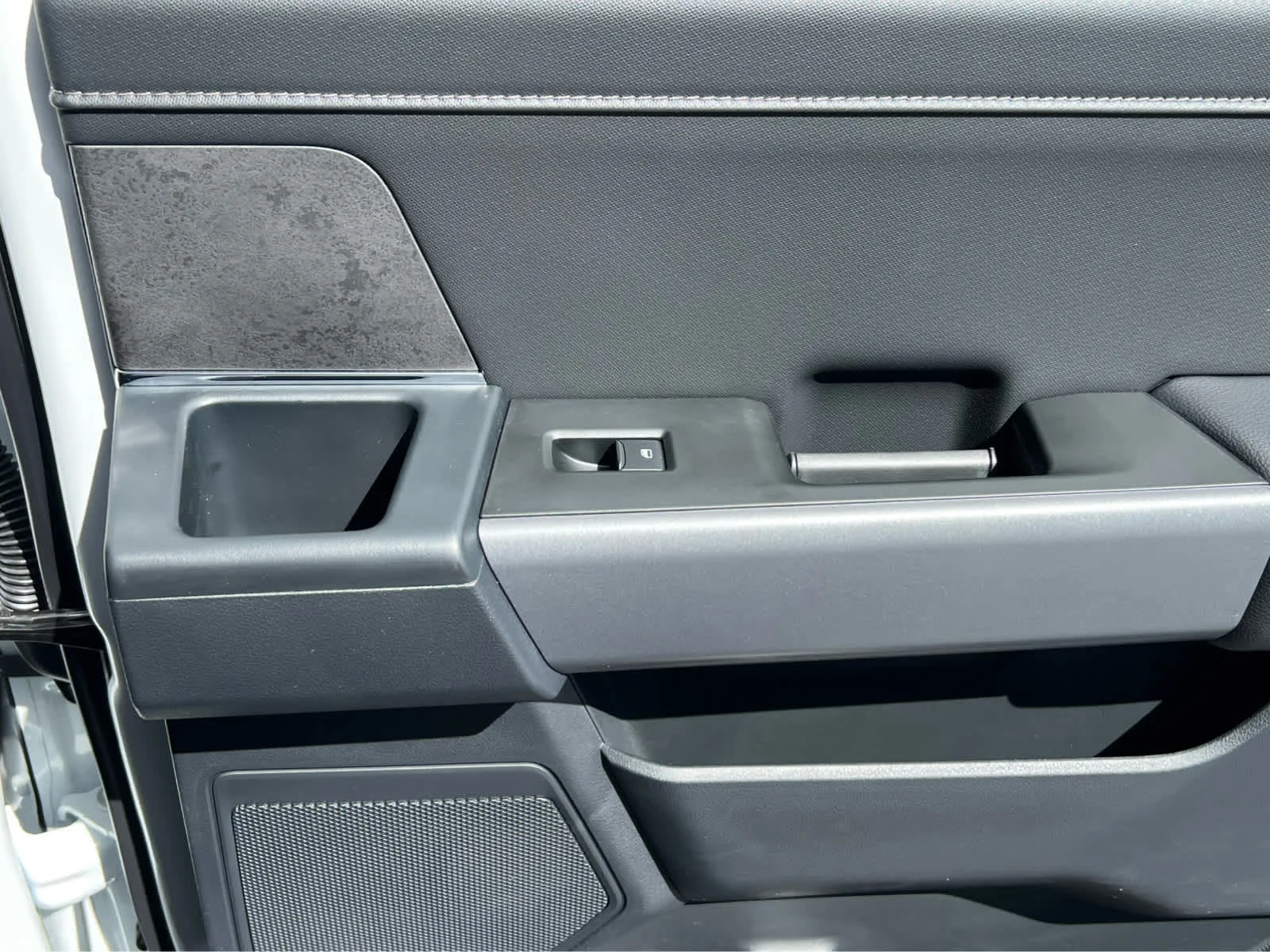 New 2026 Oxford White Ford XLT image 22