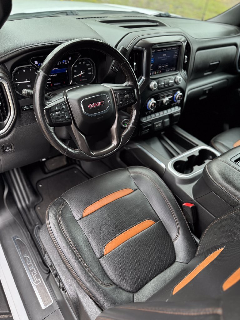 Used 2022 Summit White GMC AT4 image 29