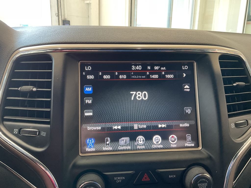 Used 2015 White Jeep Limited image 24