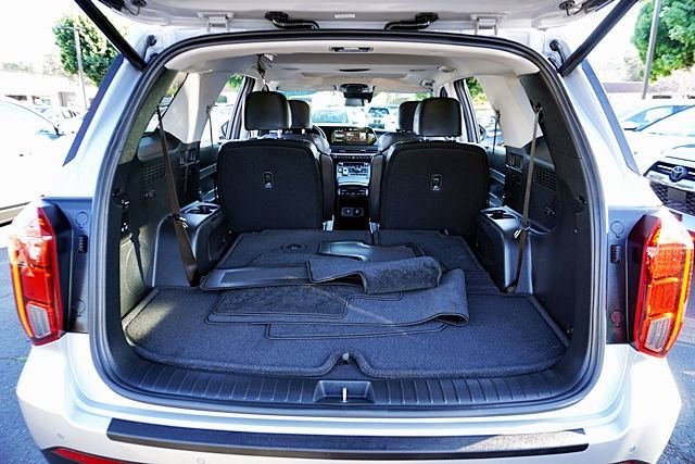 Used 2025 Silver Hyundai SEL Premium image 12