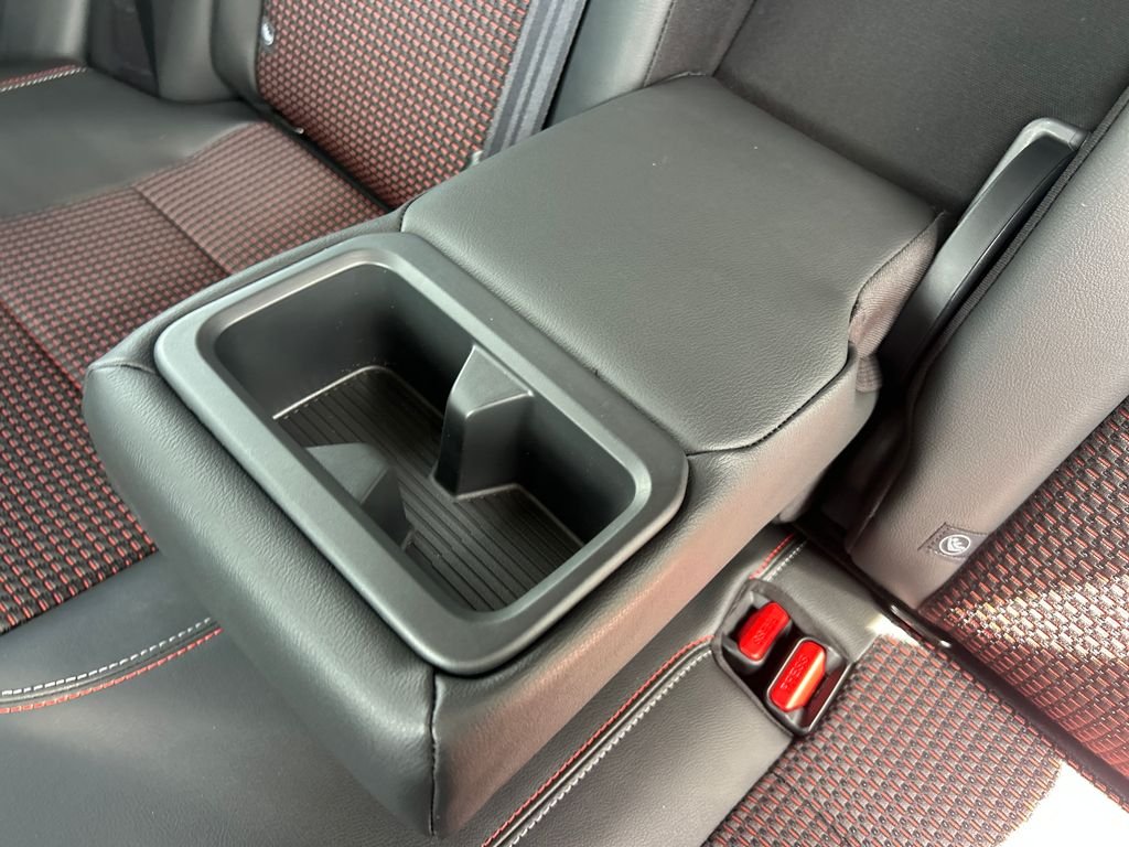 New 2026 Nissan Kicks SR 4D Sport Utility