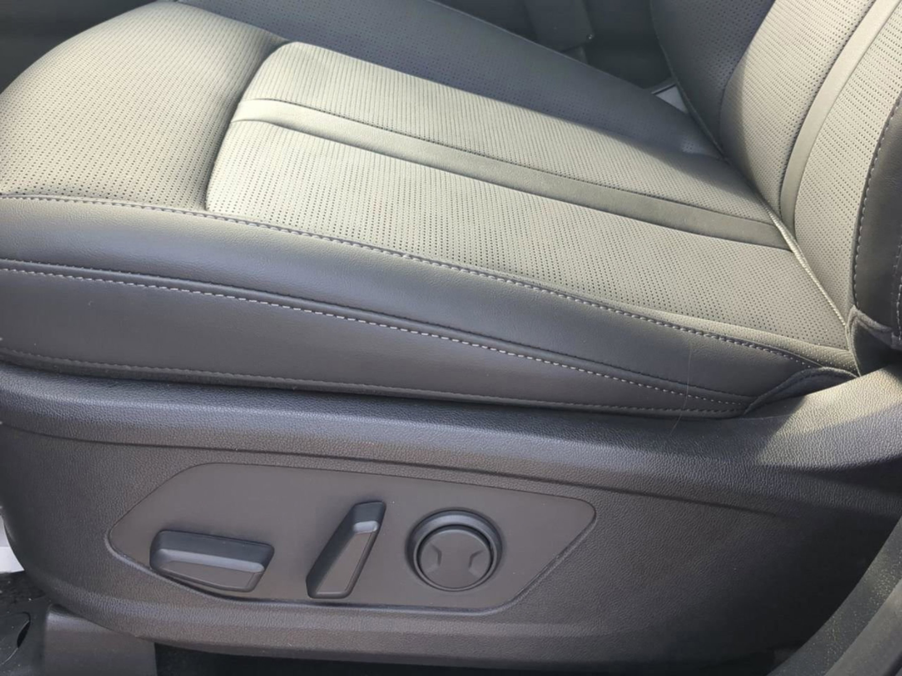 New 2026 Ebony Black Kia S image 22