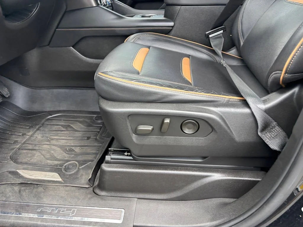 Used 2022 Black GMC AT4 image 23