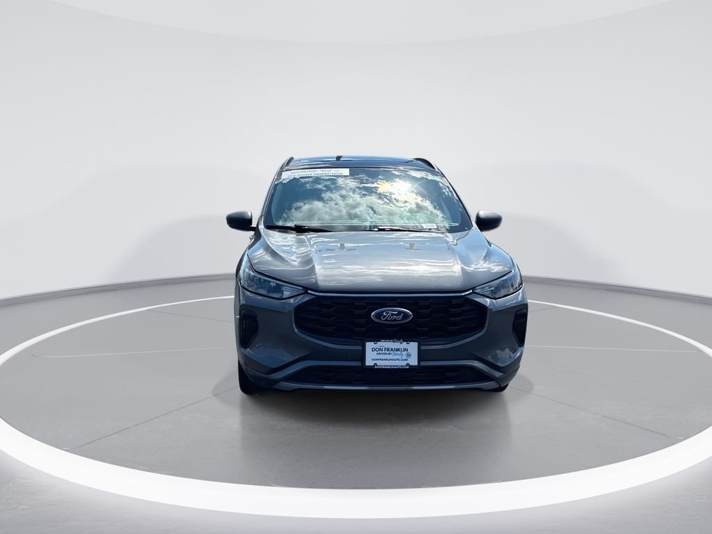 Used 2023 Gray Ford ST-Line image 3