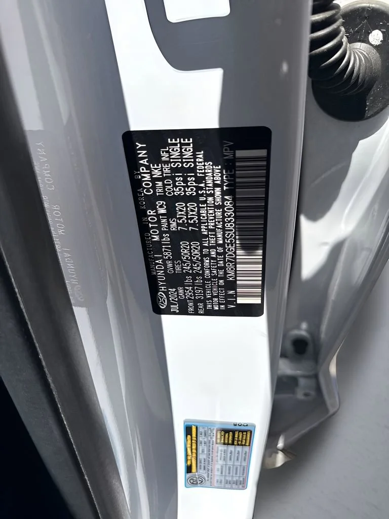 Used 2025  Hyundai Calligraphy Night Edition image 35