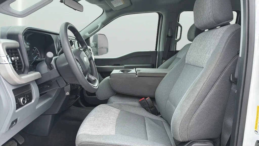 Used 2025 White Ford XLT image 18