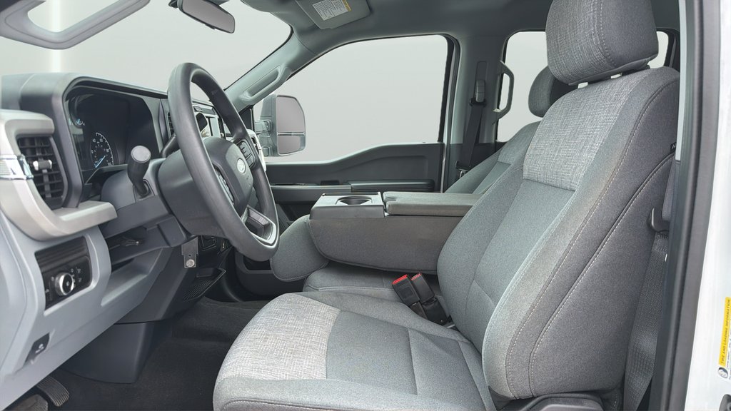 Used 2025 White Ford XLT image 18