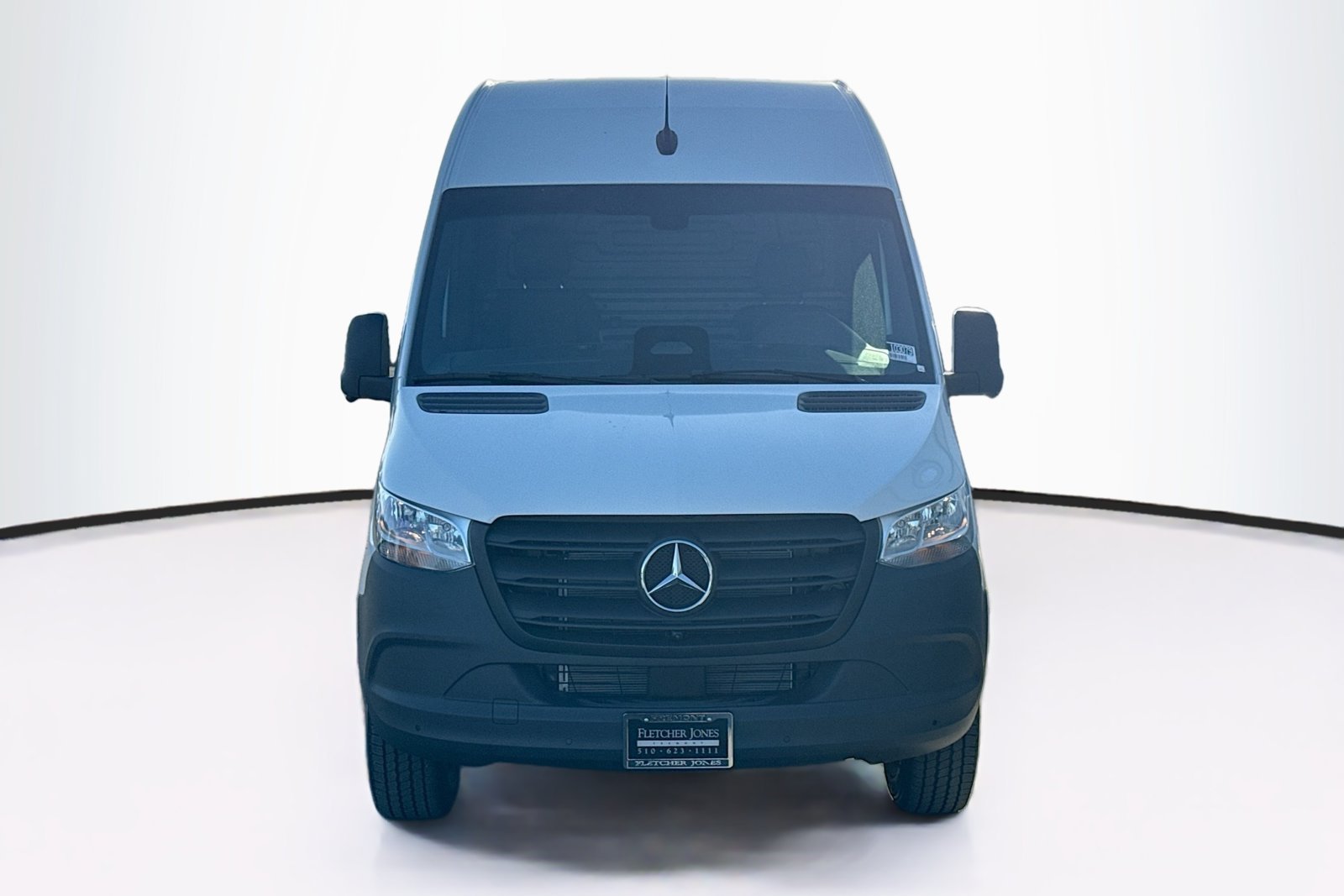 New 2026 Arctic+White Mercedes-Benz  image 2
