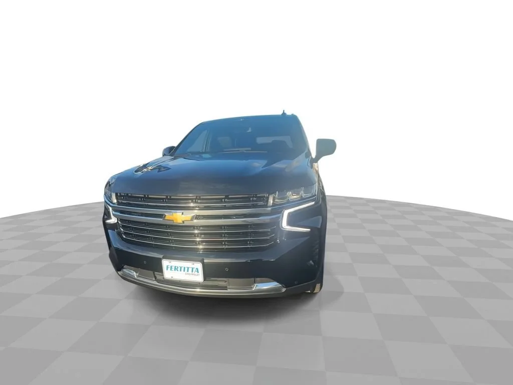 Used 2023 BLACK Chevrolet LT image 3