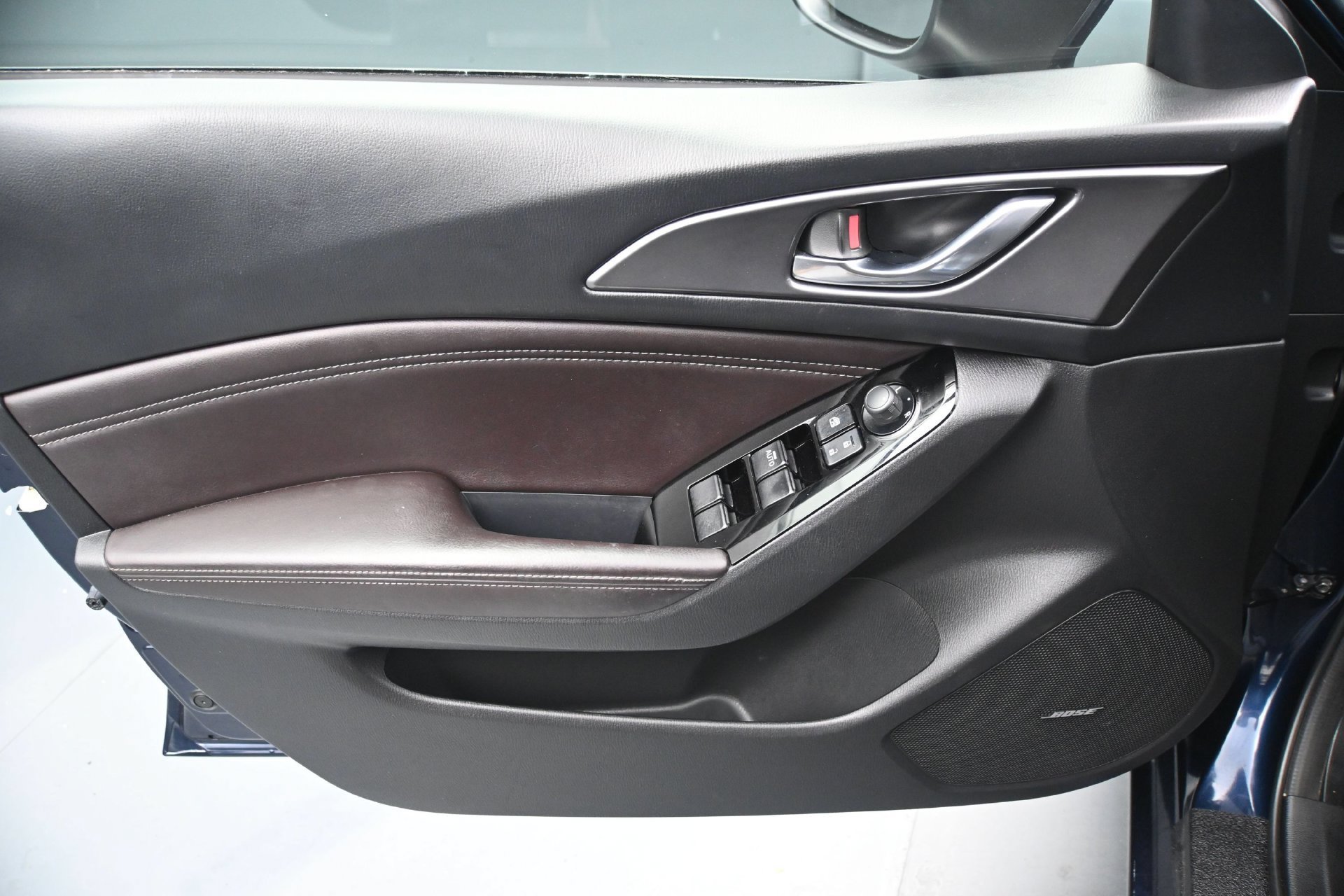Used 2018 Deep Crystal Blue Mica Mazda Grand Touring image 22