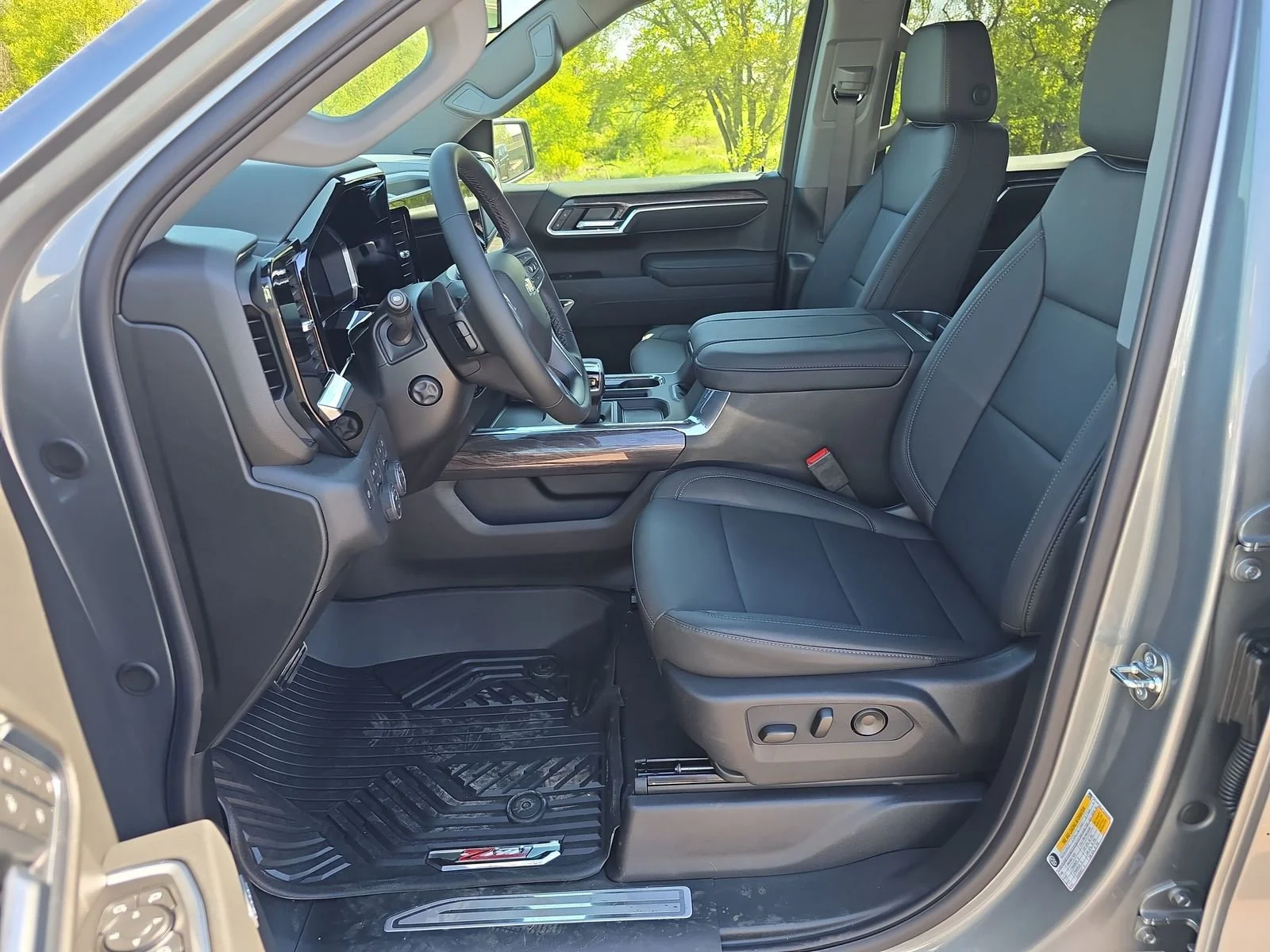 2026 Chevrolet Silverado 1500 LTZ - Photo 10